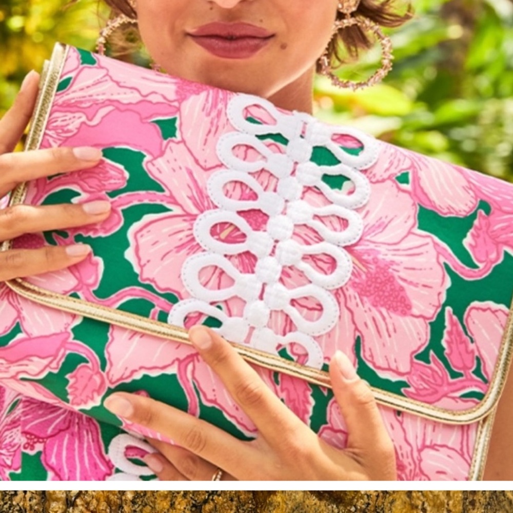 Lilly Pulitzer Vibrant Pink and Green Floral Wristlet/ clutch
